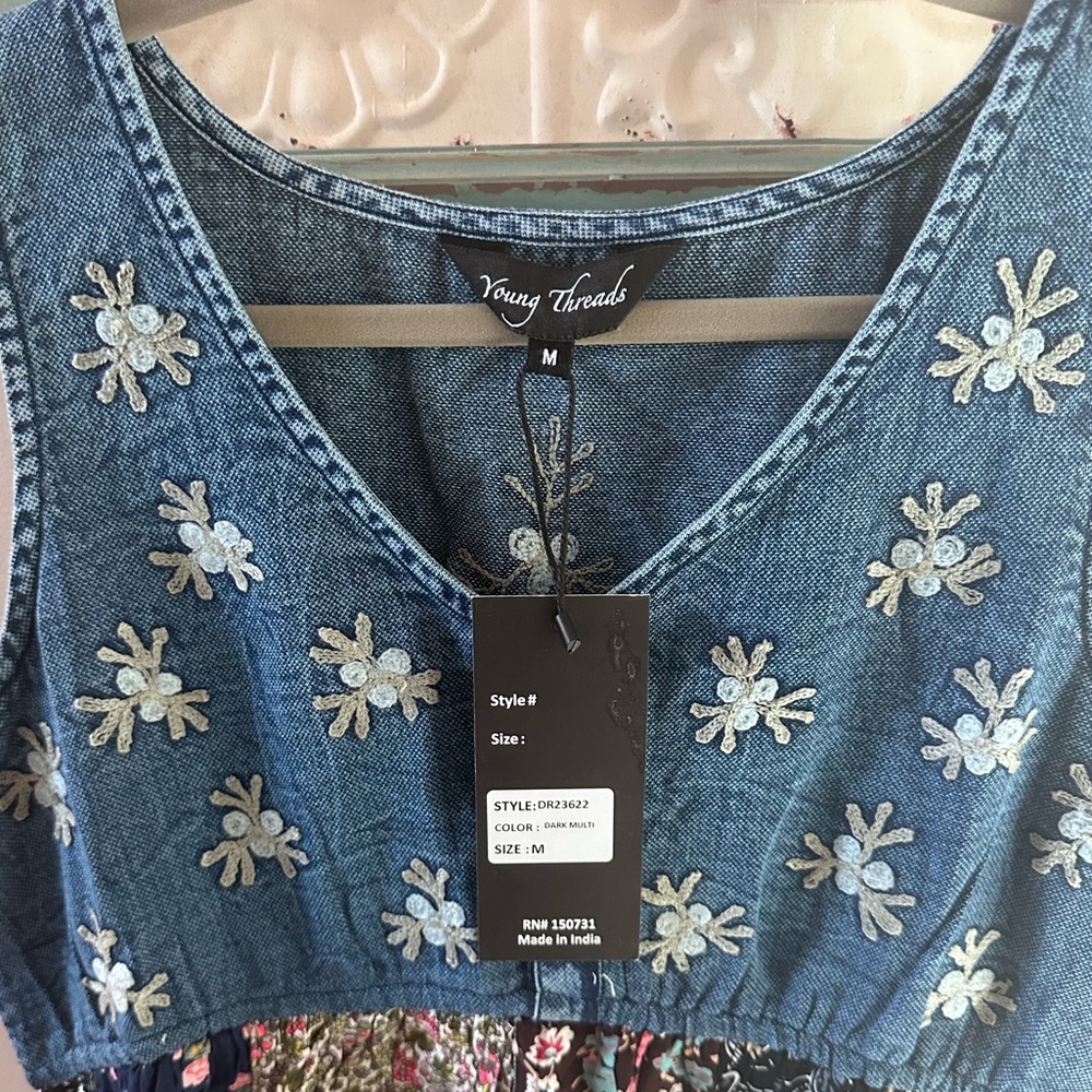 NWT Young Threads Floral Patchwork Denim short Dr… - image 4